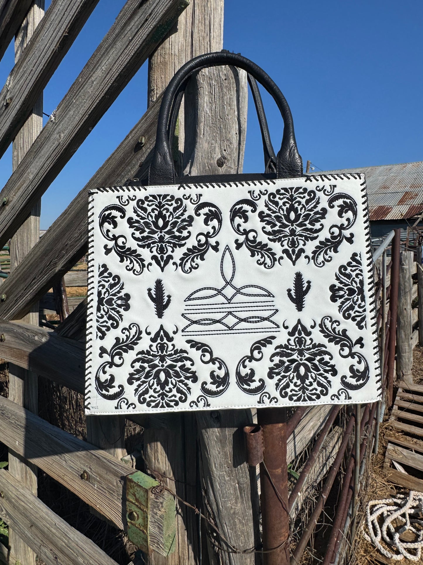 Santiago Purse