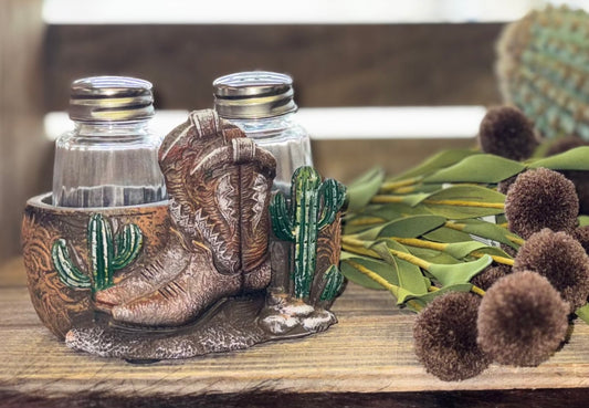 Cactus & boots salt and pepper