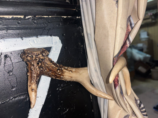 Antler curtain pullback/hooks